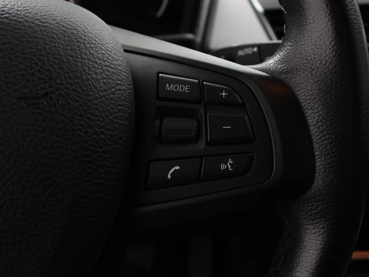 218i Automaat Corporate Lease Executive 7p Cruise control Lichtmetalen velgen Navigatie Parkeersensoren achter Radio LED