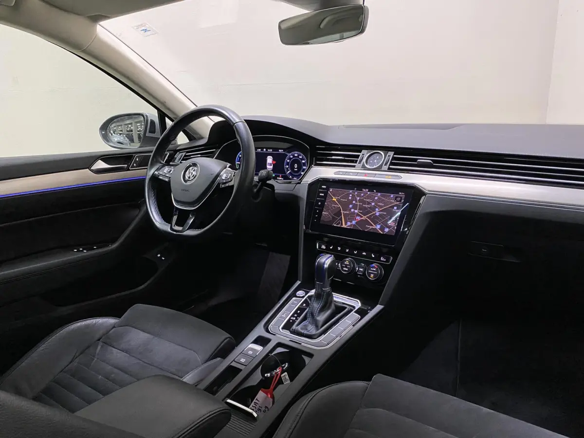 1.4 TSI GTE Highline Panoramadak / Active Info / Discovery Pro
