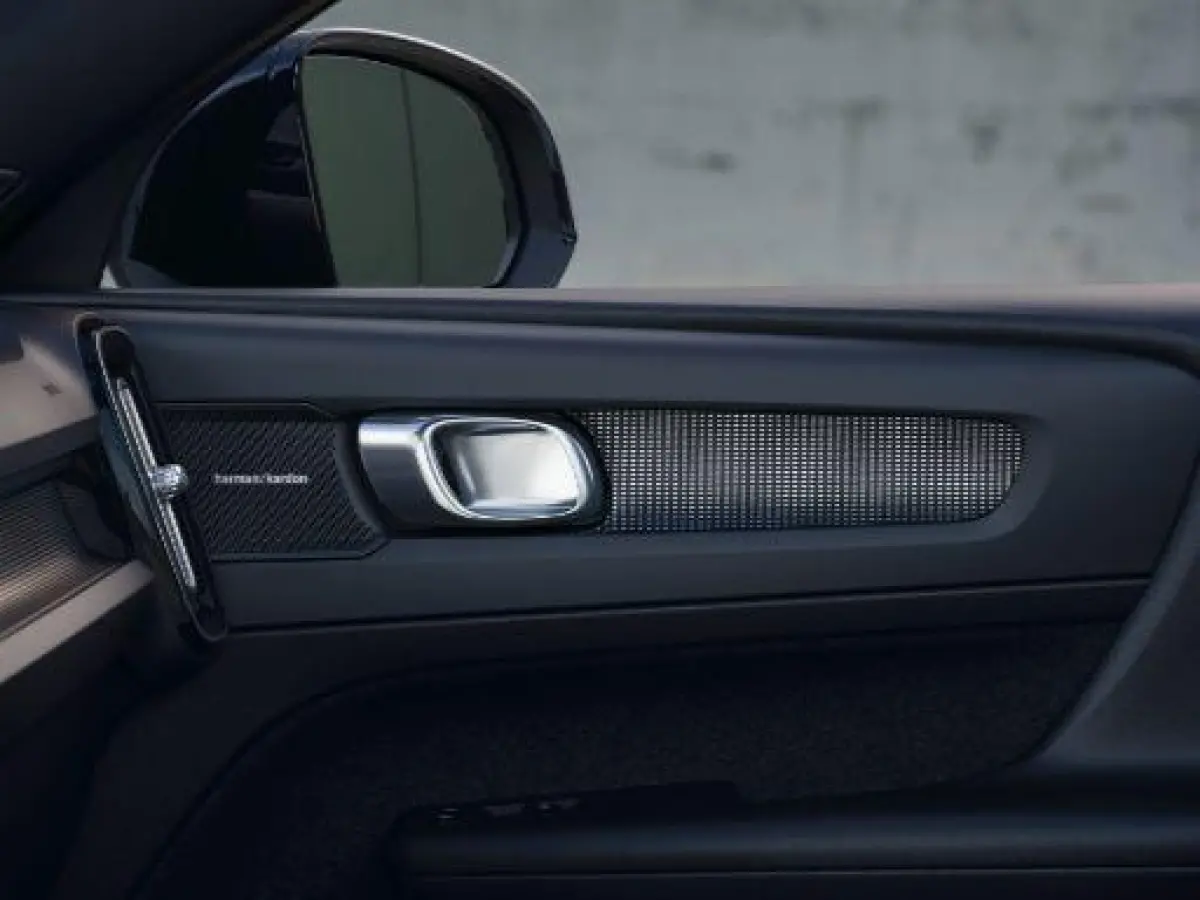 Single Motor | LED Verlichting | Carplay | Adaptive Cruise Control | Vanafprijs EX40 Essential 42.995 |