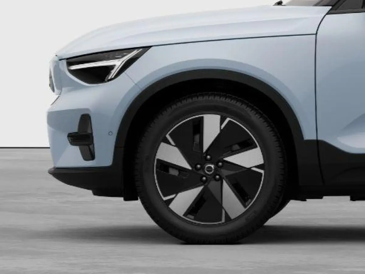 Single Motor | LED Verlichting | Carplay | Adaptive Cruise Control | Vanafprijs EX40 Essential 42.995 |
