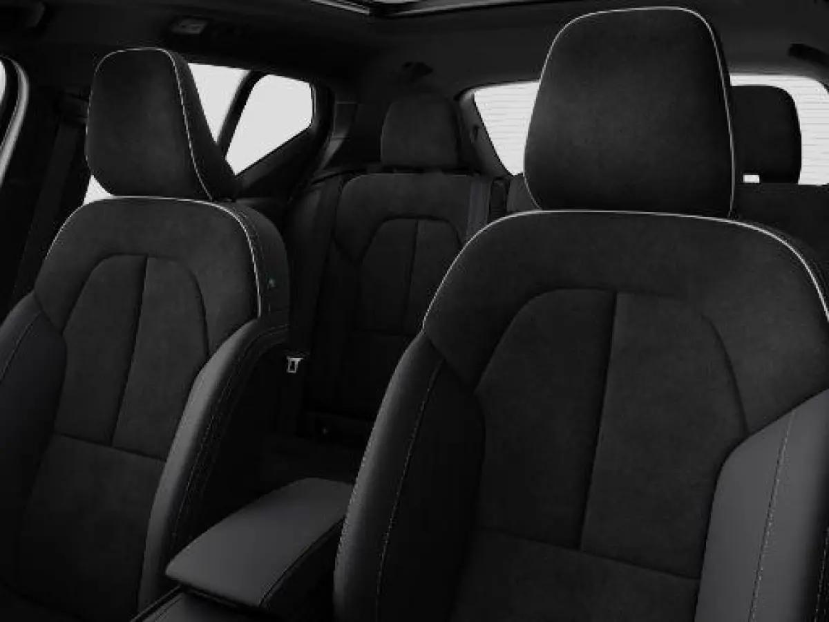 Single Motor | LED Verlichting | Carplay | Adaptive Cruise Control | Vanafprijs EX40 Essential 42.995 |