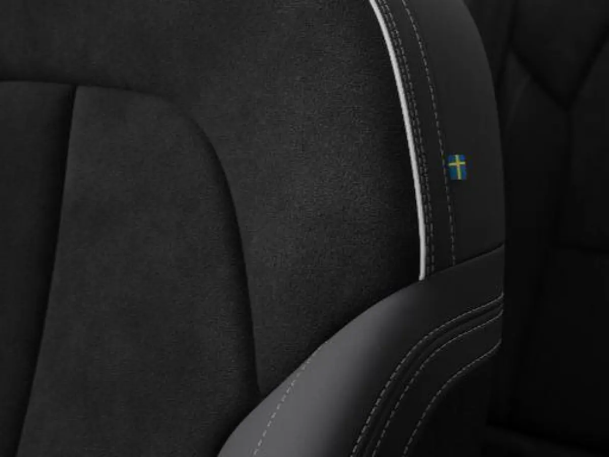 Single Motor | LED Verlichting | Carplay | Adaptive Cruise Control | Vanafprijs EX40 Essential 42.995 |
