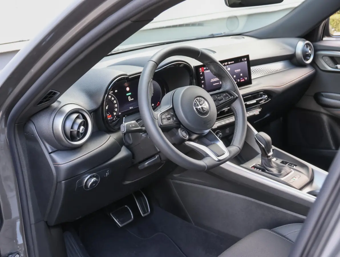 Hybrid Sprint 131pk Automaat | Navi | Camera | Keyless Entry/Start | Voorstoelen Verwarmd | Apple Carplay/Android Auto