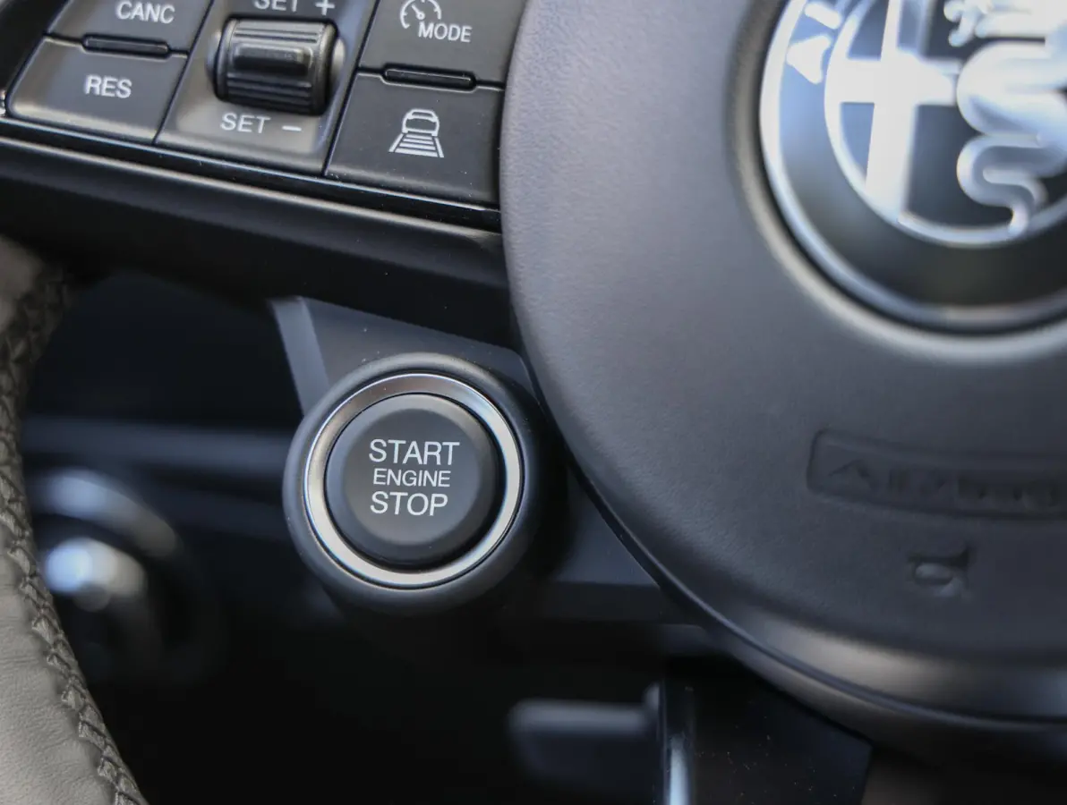 Hybrid Sprint 131pk Automaat | Navi | Camera | Keyless Entry/Start | Voorstoelen Verwarmd | Apple Carplay/Android Auto