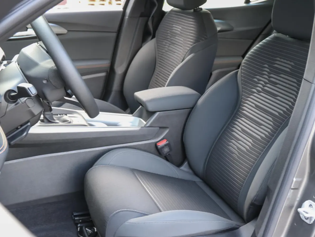 Hybrid Sprint 131pk Automaat | Navi | Camera | Keyless Entry/Start | Voorstoelen Verwarmd | Apple Carplay/Android Auto