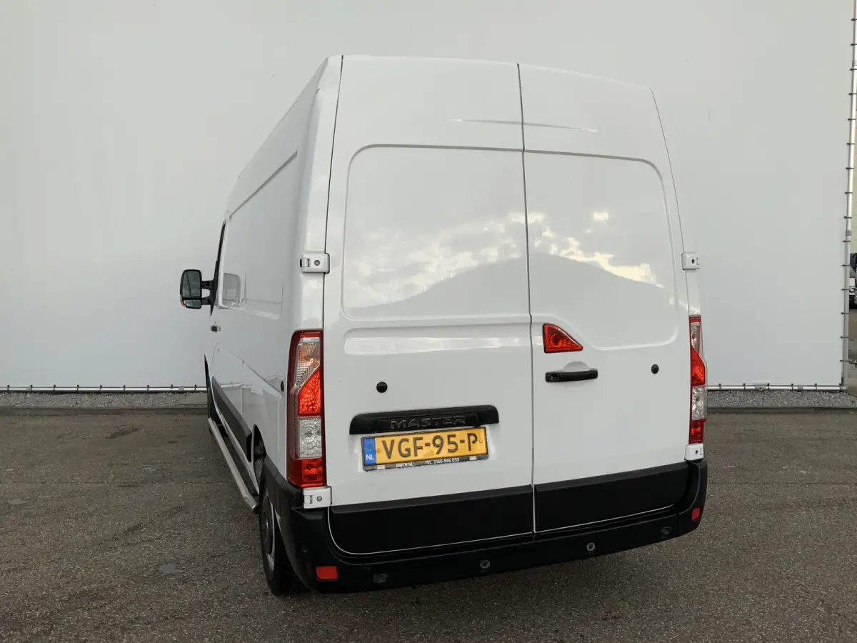 T35 2.3 dCi 135 L2H2 Airco Cruise 3 Zits Camera Navi Side Bar Euro 6