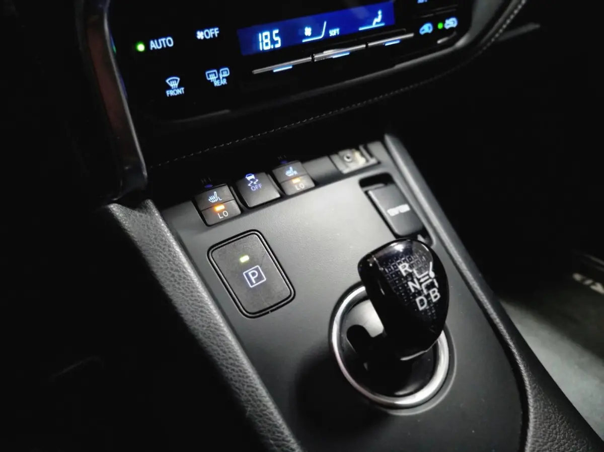 1.8 Hybrid Lease Pro / NAV / DAB