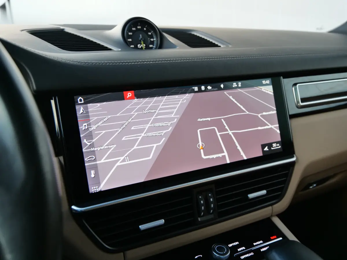 4.0 Turbo S E-Hybrid 680pk Automaat Navi / 21 inch / Achteras besturing / Luchtvering