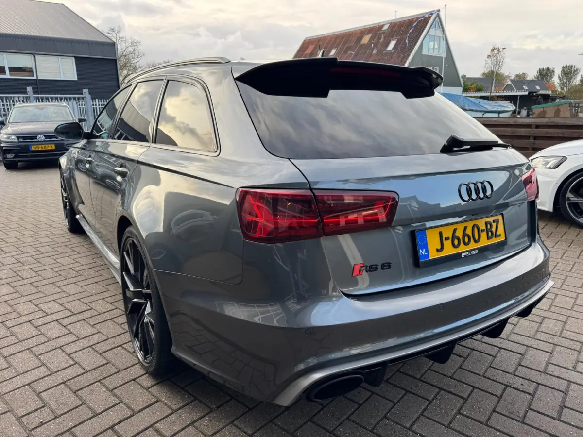 4.0 TFSI RS 6 quattro performance Pro Line Plus / Ceramic / Pano / Special Carbon / Milltek / Full Option. .