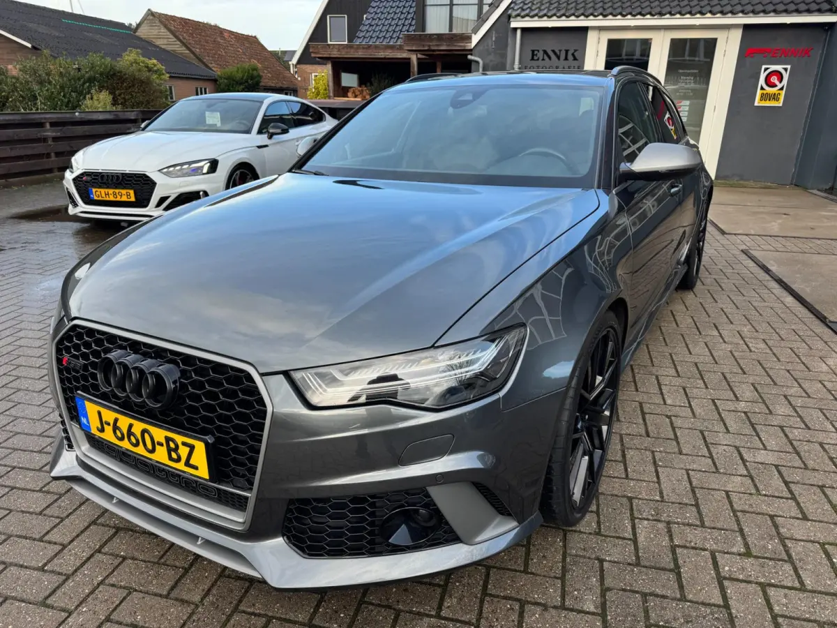 4.0 TFSI RS 6 quattro performance Pro Line Plus / Ceramic / Pano / Special Carbon / Milltek / Full Option. .