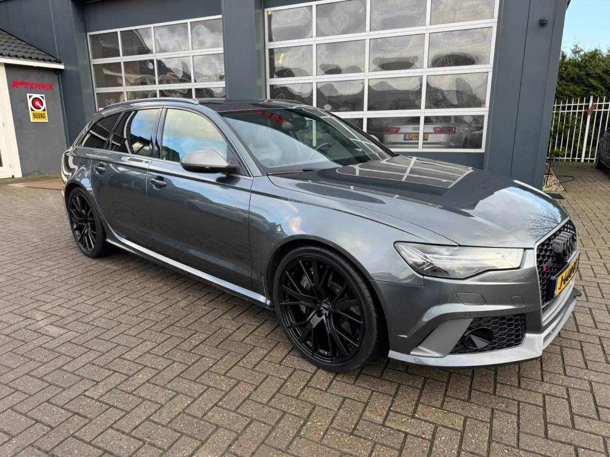 4.0 TFSI RS 6 quattro performance Pro Line Plus / Ceramic / Pano / Special Carbon / Milltek / Full Option. .