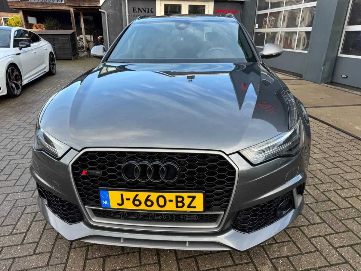 4.0 TFSI RS 6 quattro performance Pro Line Plus / Ceramic / Pano / Special Carbon / Milltek / Full Option. .