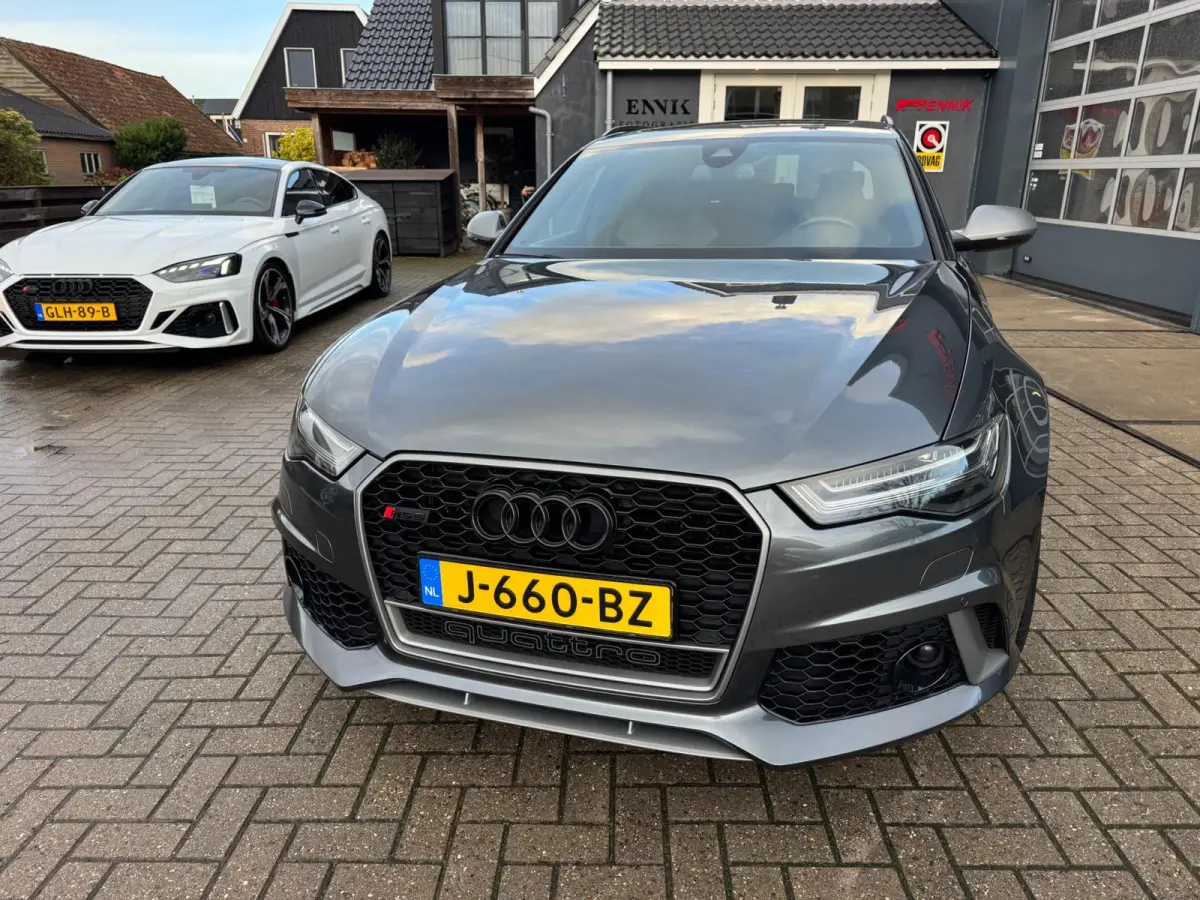 4.0 TFSI RS 6 quattro performance Pro Line Plus / Ceramic / Pano / Special Carbon / Milltek / Full Option. .