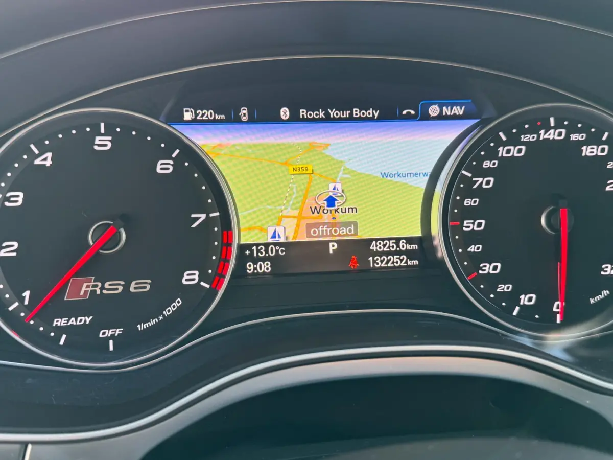 4.0 TFSI RS 6 quattro performance Pro Line Plus / Ceramic / Pano / Special Carbon / Milltek / Full Option. .