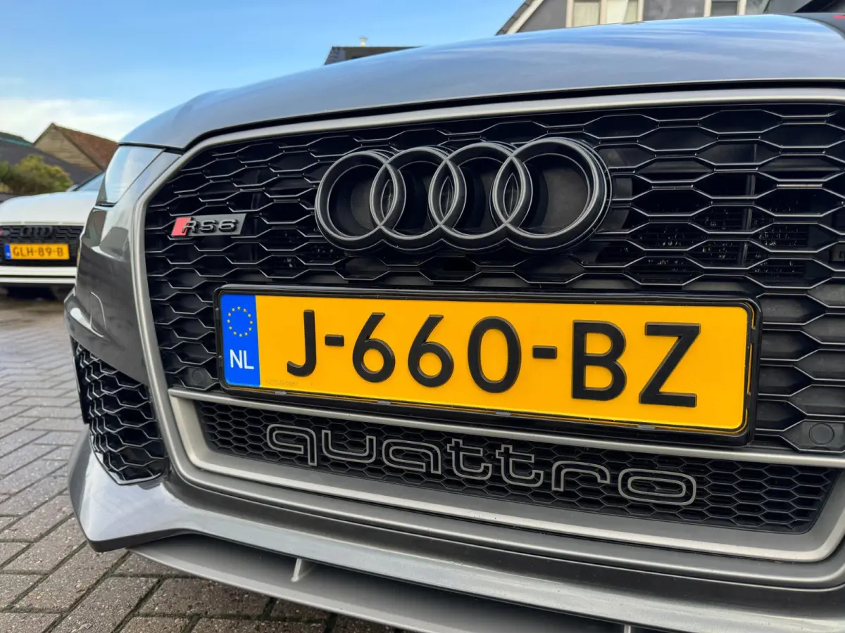 4.0 TFSI RS 6 quattro performance Pro Line Plus / Ceramic / Pano / Special Carbon / Milltek / Full Option. .
