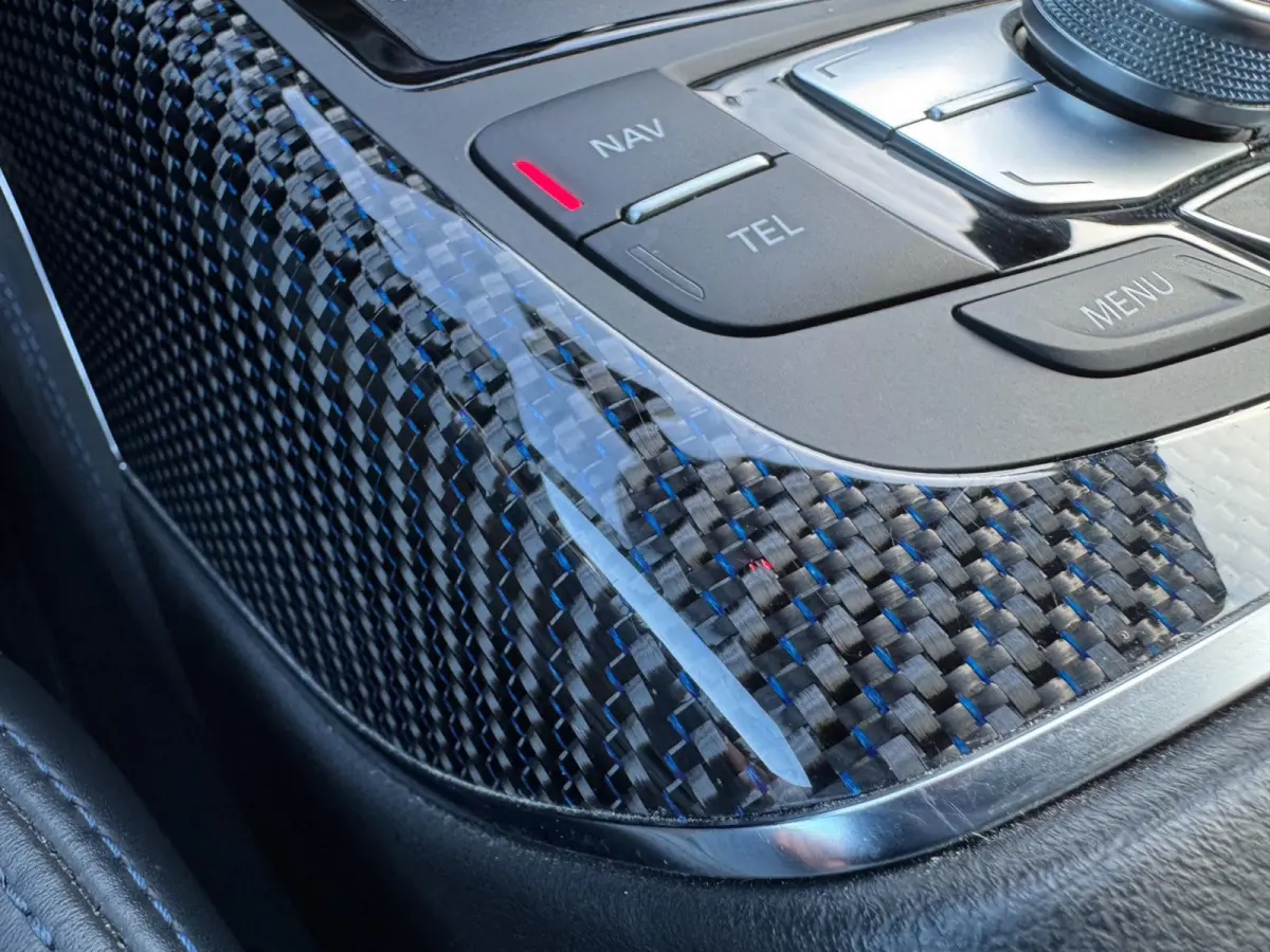 4.0 TFSI RS 6 quattro performance Pro Line Plus / Ceramic / Pano / Special Carbon / Milltek / Full Option. .