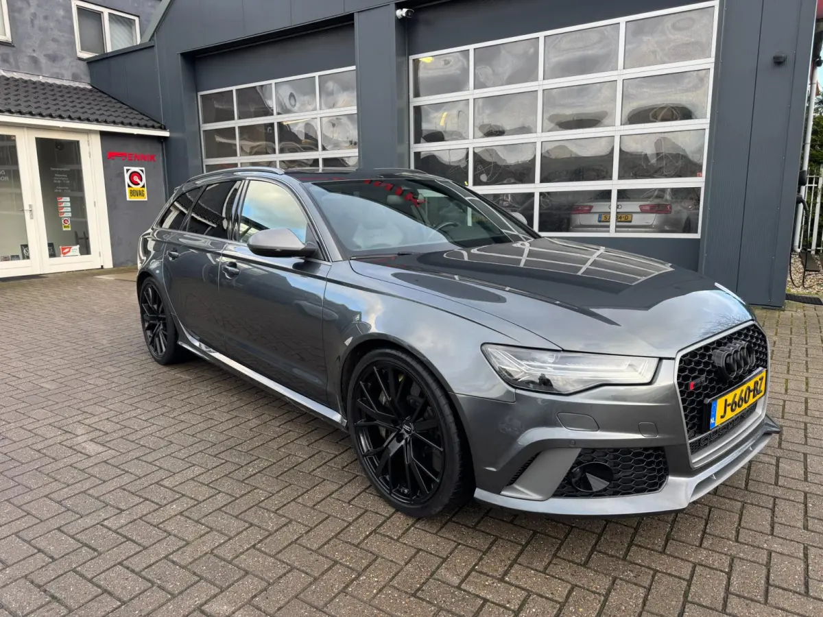 4.0 TFSI RS 6 quattro performance Pro Line Plus / Ceramic / Pano / Special Carbon / Milltek / Full Option. .