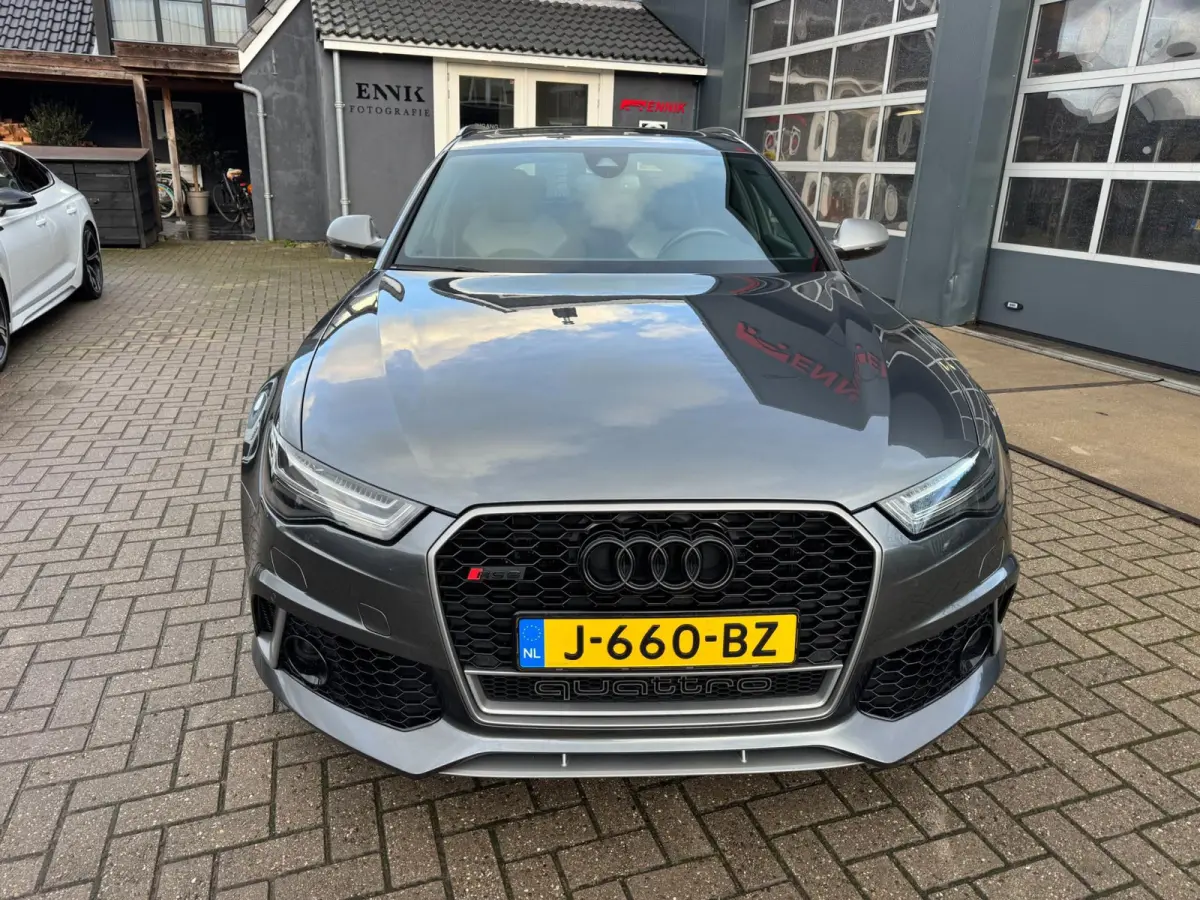 4.0 TFSI RS 6 quattro performance Pro Line Plus / Ceramic / Pano / Special Carbon / Milltek / Full Option. .