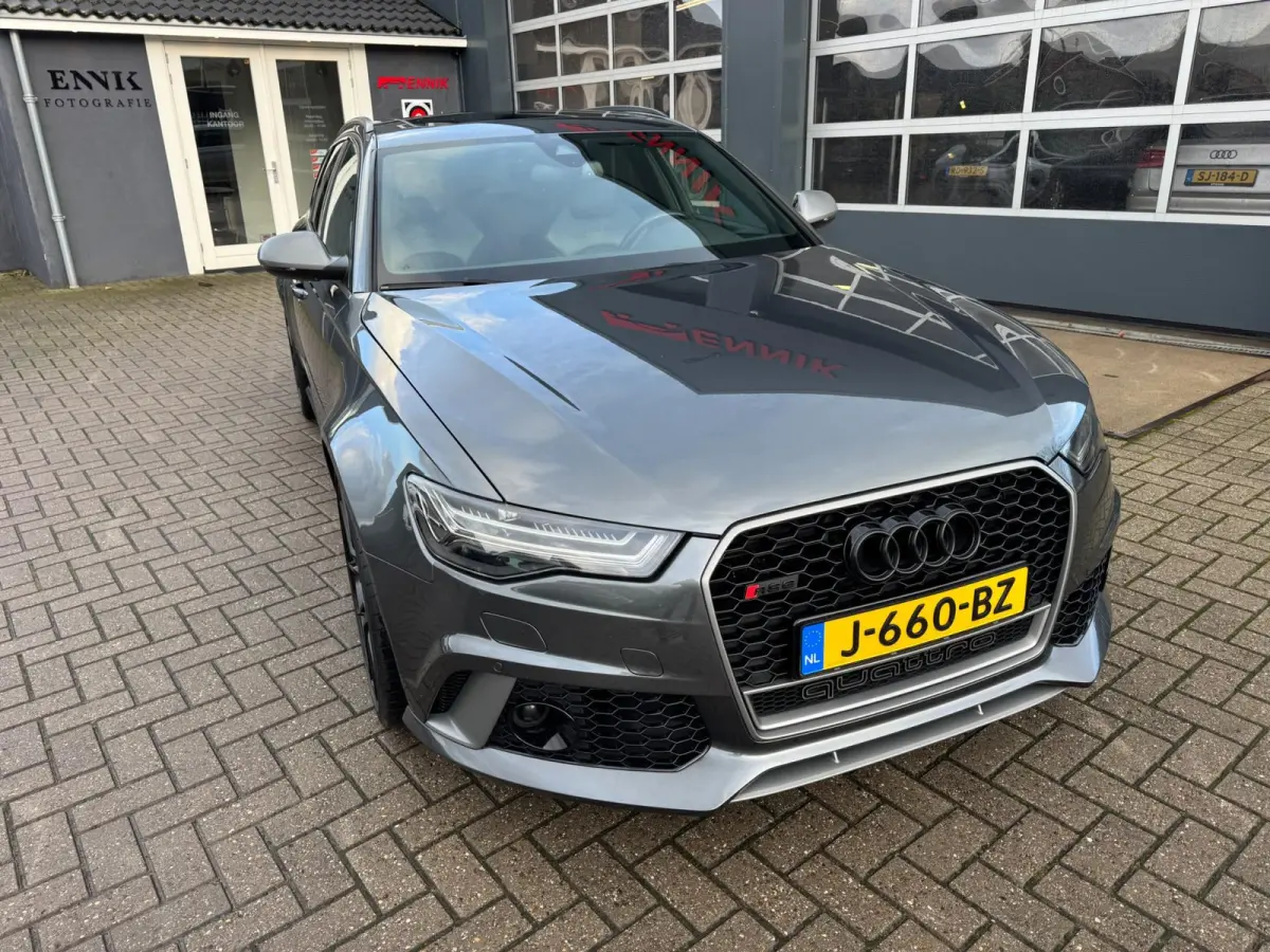 4.0 TFSI RS 6 quattro performance Pro Line Plus / Ceramic / Pano / Special Carbon / Milltek / Full Option. .