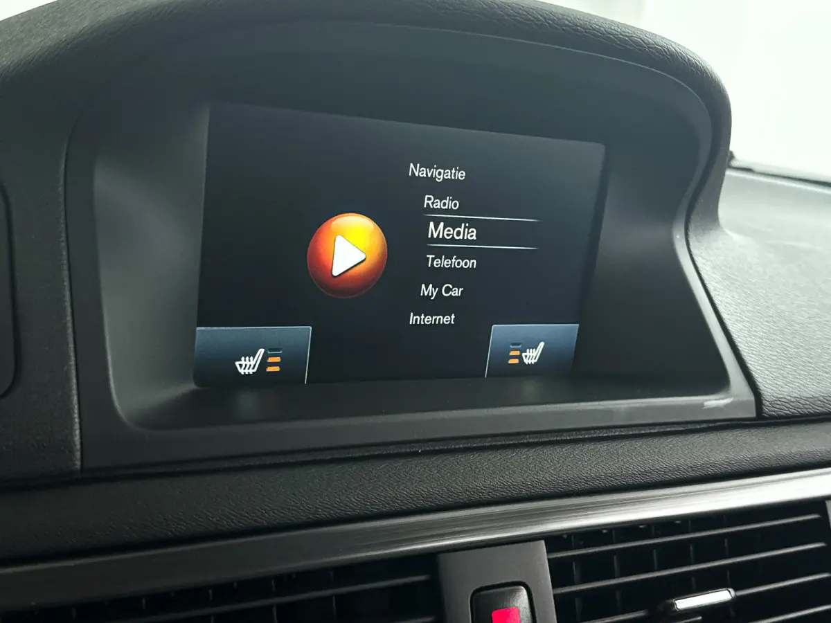 T4 Nordic+ | Navigatie | Stoelverwarming | Trekhaak