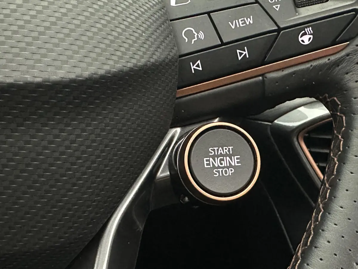 2.0 TSI 4DRIVE Matt Panorama Virtual Memory Beats audio
