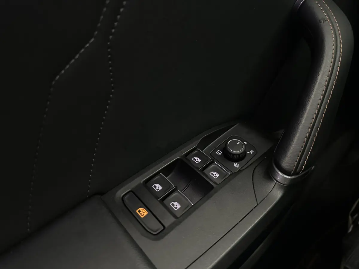 2.0 TSI 4DRIVE Matt Panorama Virtual Memory Beats audio