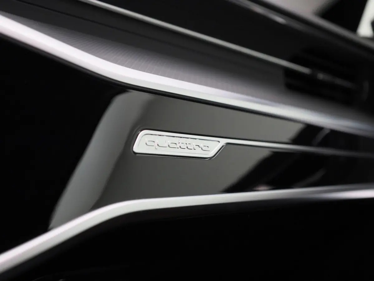 50 TFSI e quattro Advanced Edition | Navigatiesysteem | Panoramadak | Achteruitrijcamera | Stoelverwarming voorin |