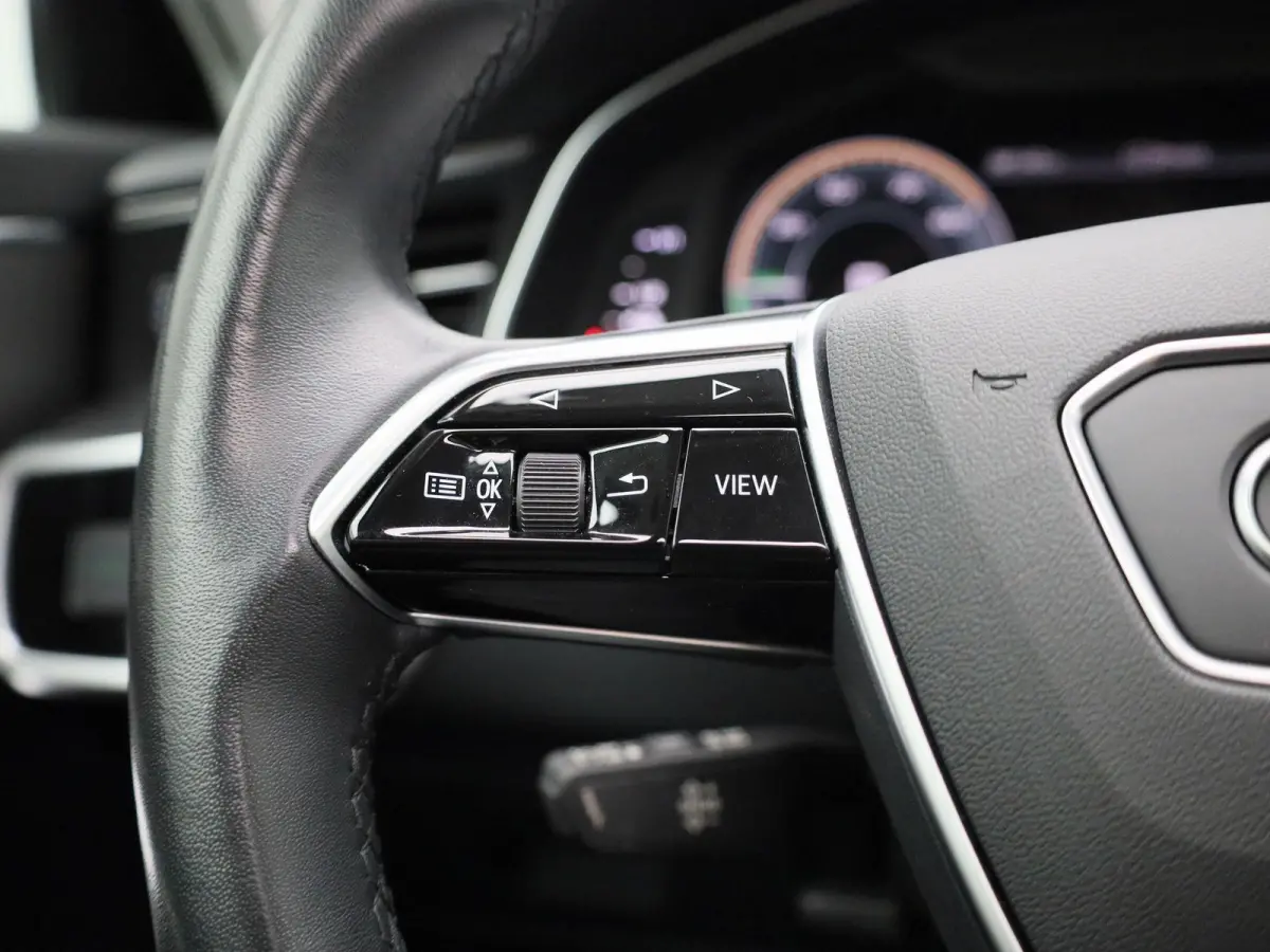 50 TFSI e quattro Advanced Edition | Navigatiesysteem | Panoramadak | Achteruitrijcamera | Stoelverwarming voorin |