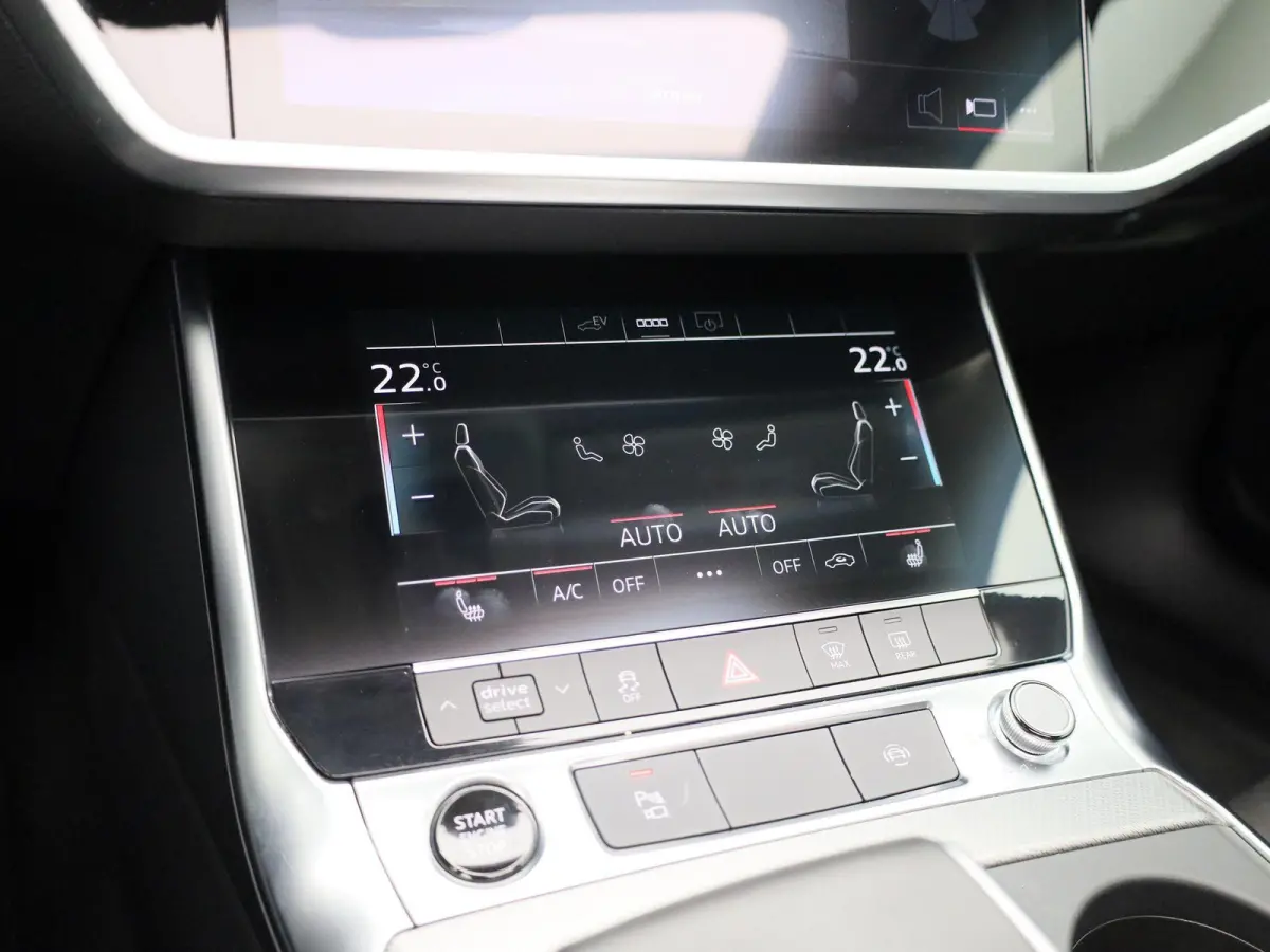50 TFSI e quattro Advanced Edition | Navigatiesysteem | Panoramadak | Achteruitrijcamera | Stoelverwarming voorin |