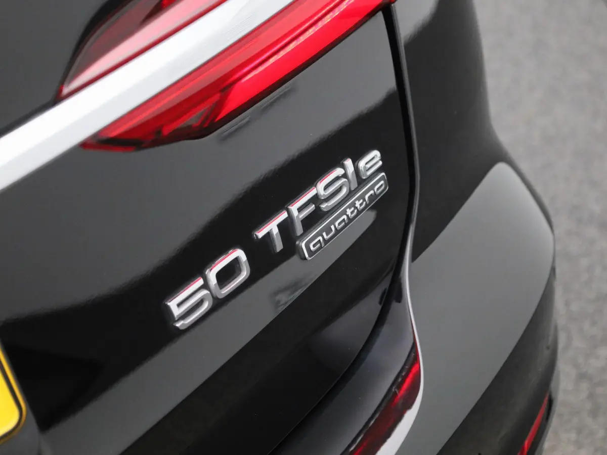 50 TFSI e quattro Advanced Edition | Navigatiesysteem | Panoramadak | Achteruitrijcamera | Stoelverwarming voorin |