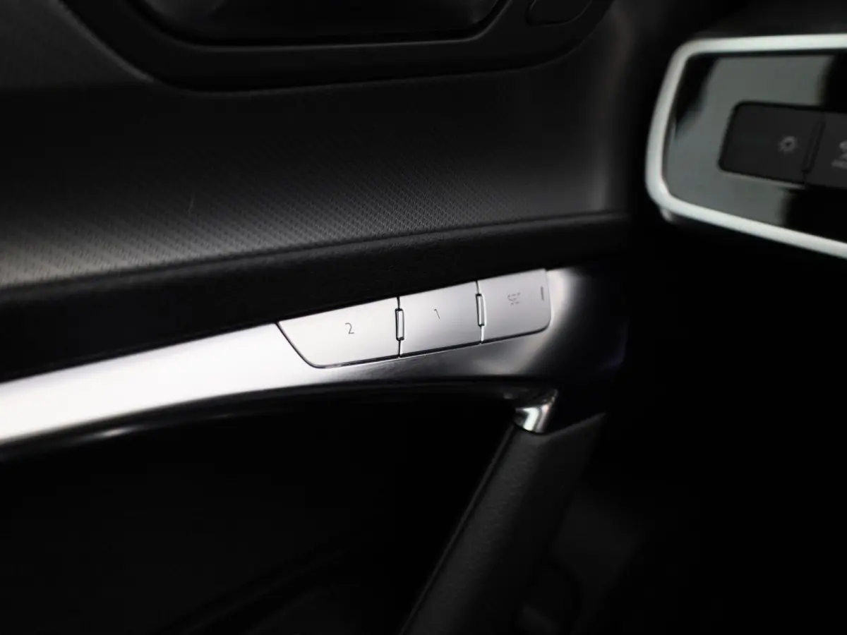 50 TFSI e quattro Advanced Edition | Navigatiesysteem | Panoramadak | Achteruitrijcamera | Stoelverwarming voorin |
