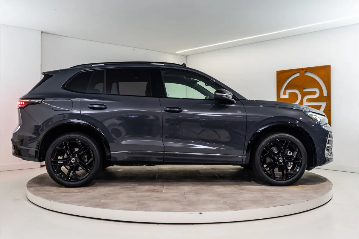 1.5 eHybrid 2x R-Line 2025 PER DIRECT BESCHIKBAAR | VOL OPTIE INCL. 5 JAAR GARANTIE!