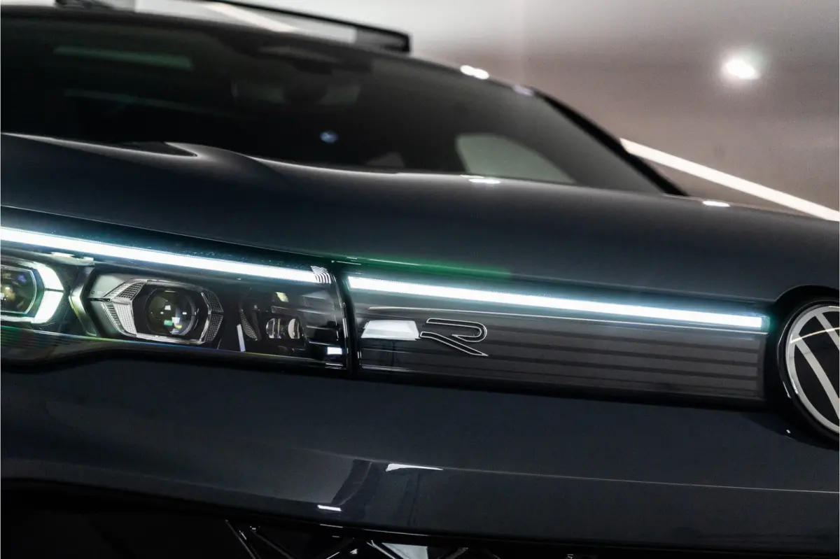 1.5 eHybrid 2x R-Line 2025 PER DIRECT BESCHIKBAAR | VOL OPTIE INCL. 5 JAAR GARANTIE!
