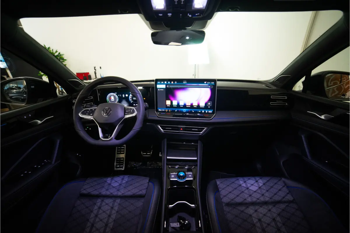 1.5 eHybrid 2x R-Line 2025 PER DIRECT BESCHIKBAAR | VOL OPTIE INCL. 5 JAAR GARANTIE!