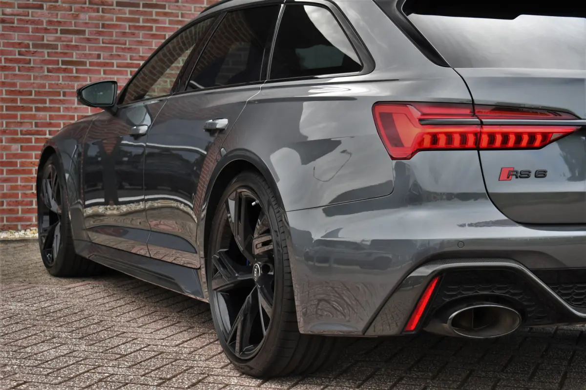 4.0 TFSI quattro Dyn+ B&O-high Carbon Pano Ceramic HUD Alc-hemel Softclose Stoelvent