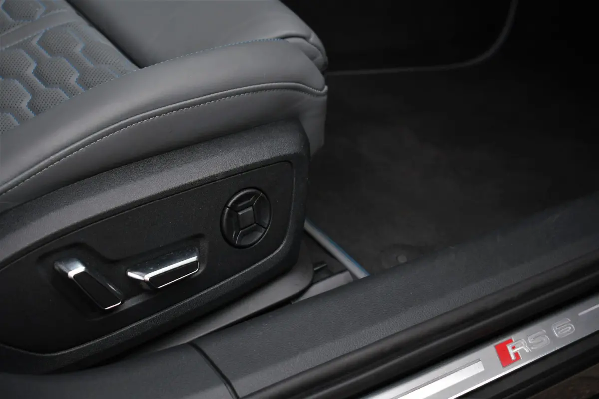 4.0 TFSI quattro Dyn+ B&O-high Carbon Pano Ceramic HUD Alc-hemel Softclose Stoelvent