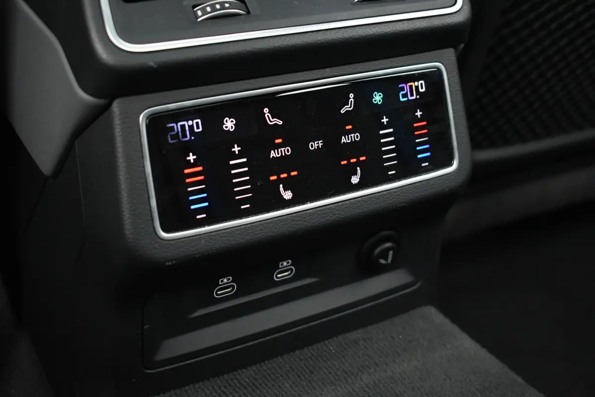 4.0 TFSI quattro Dyn+ B&O-high Carbon Pano Ceramic HUD Alc-hemel Softclose Stoelvent