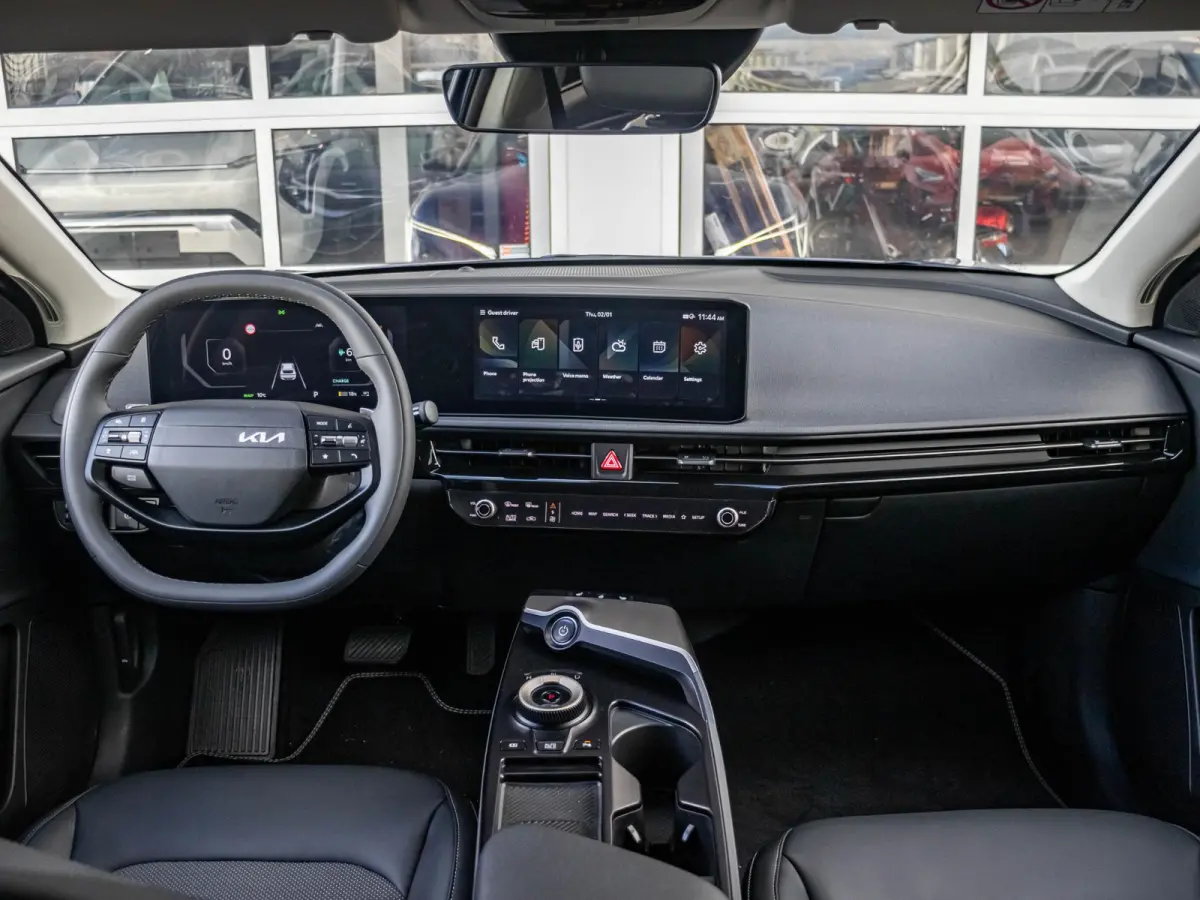 Light Edition 63 kWh stoel / stuurwielverwarming l apple car play android auto