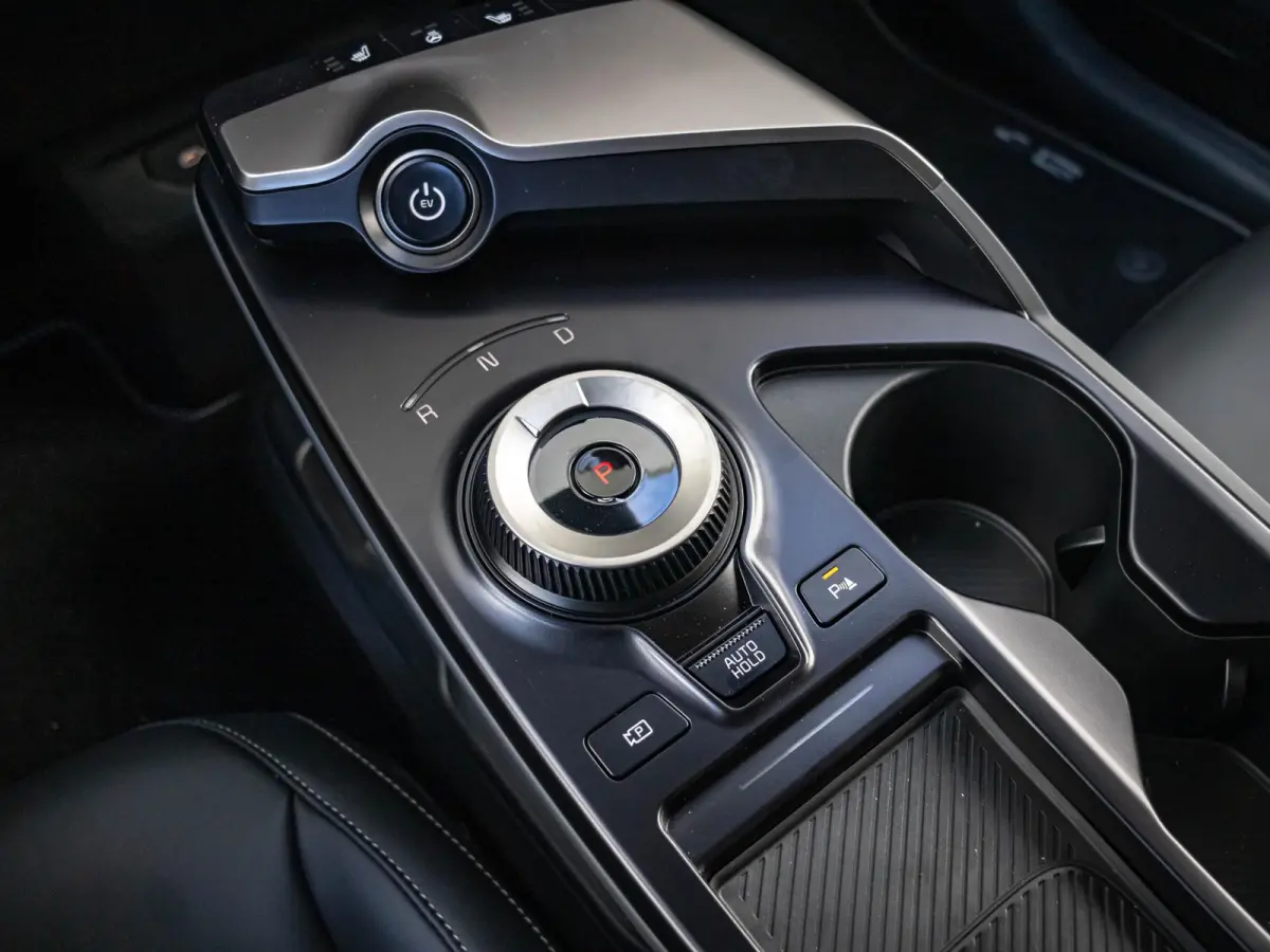 Light Edition 63 kWh stoel / stuurwielverwarming l apple car play android auto