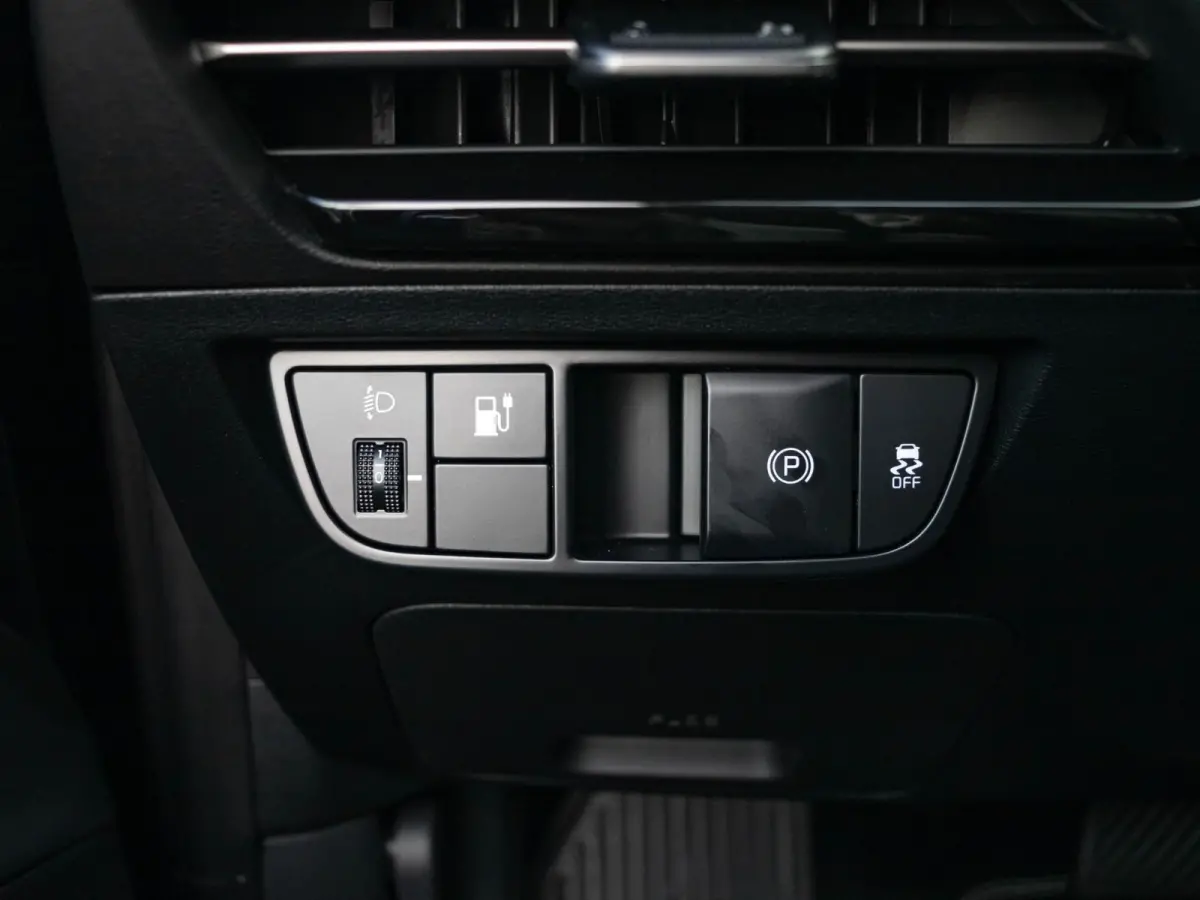 Light Edition 63 kWh stoel / stuurwielverwarming l apple car play android auto
