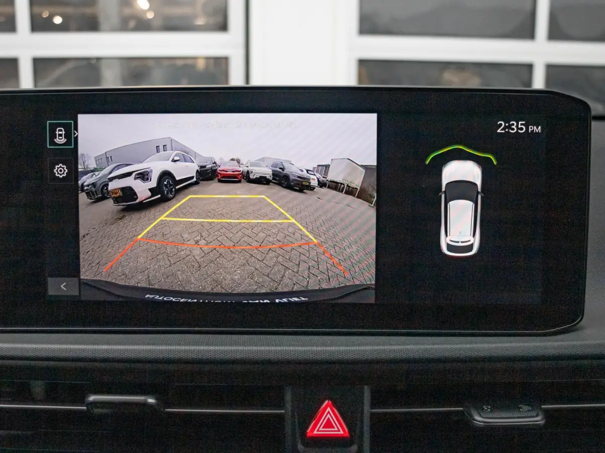 Light Edition 63 kWh stoel / stuurwielverwarming l apple car play android auto