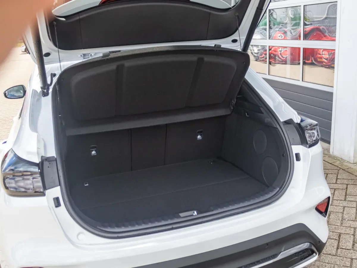 1.5 T-GDi GT-PlusLine | Uit voorraad leverbaar | Automaat | Pano dak | 18" velgen | Clima | Cruise | GT interieur