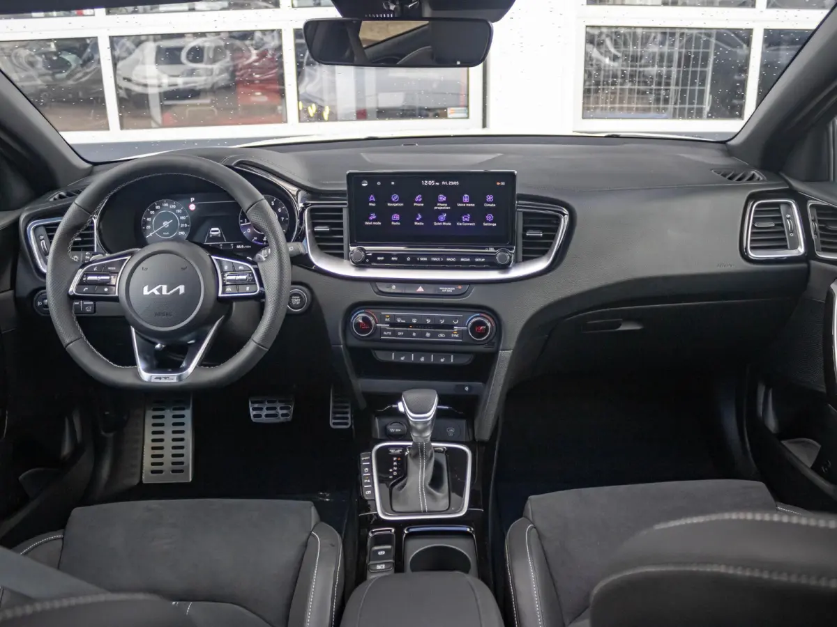 1.5 T-GDi GT-PlusLine | Uit voorraad leverbaar | Automaat | Pano dak | 18" velgen | Clima | Cruise | GT interieur