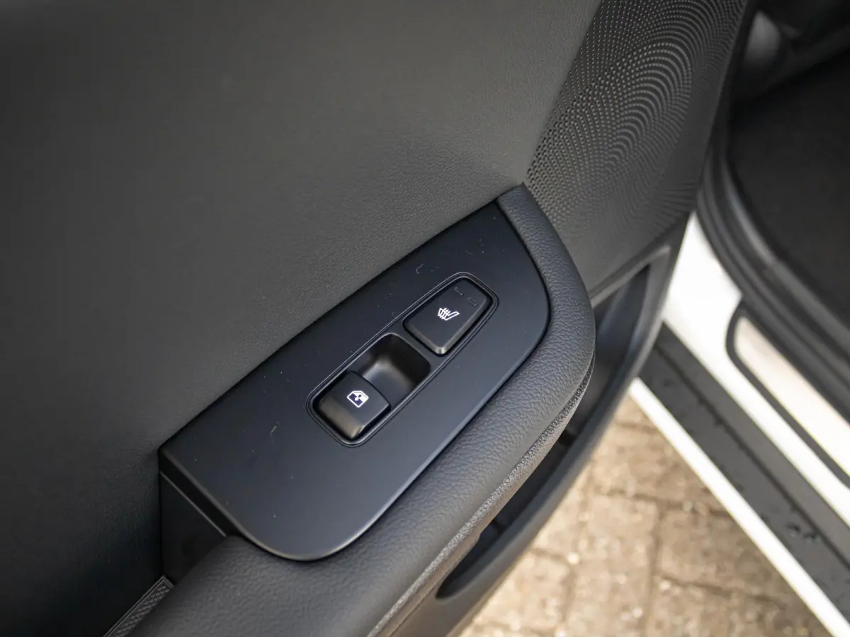 1.5 T-GDi GT-PlusLine | Uit voorraad leverbaar | Automaat | Pano dak | 18" velgen | Clima | Cruise | GT interieur