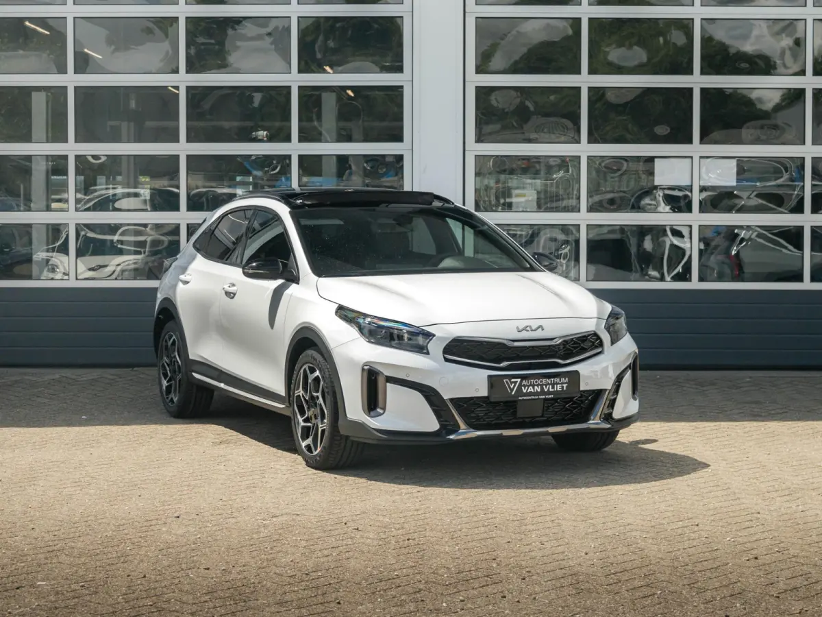 1.5 T-GDi GT-PlusLine | Uit voorraad leverbaar | Automaat | Pano dak | 18" velgen | Clima | Cruise | GT interieur