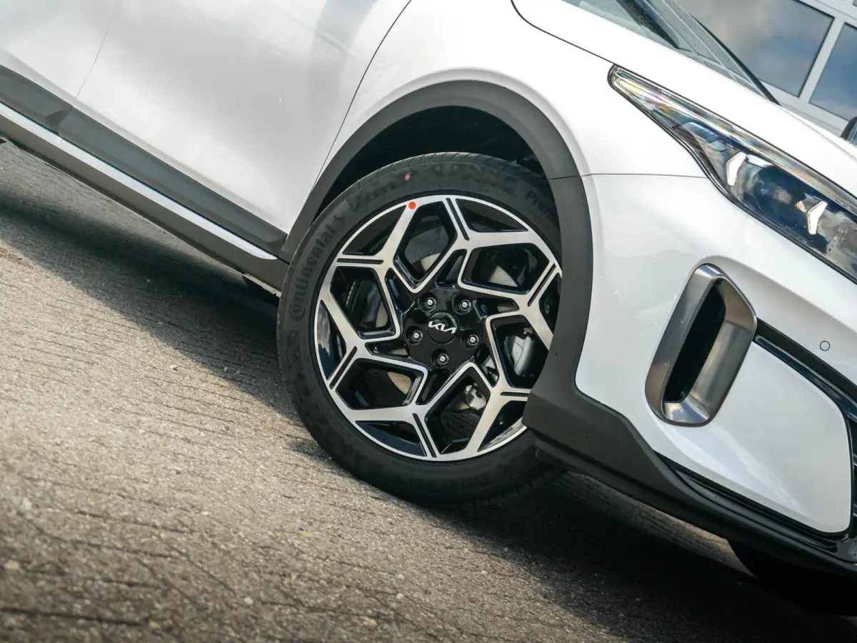 1.5 T-GDi GT-PlusLine | Uit voorraad leverbaar | Automaat | Pano dak | 18" velgen | Clima | Cruise | GT interieur