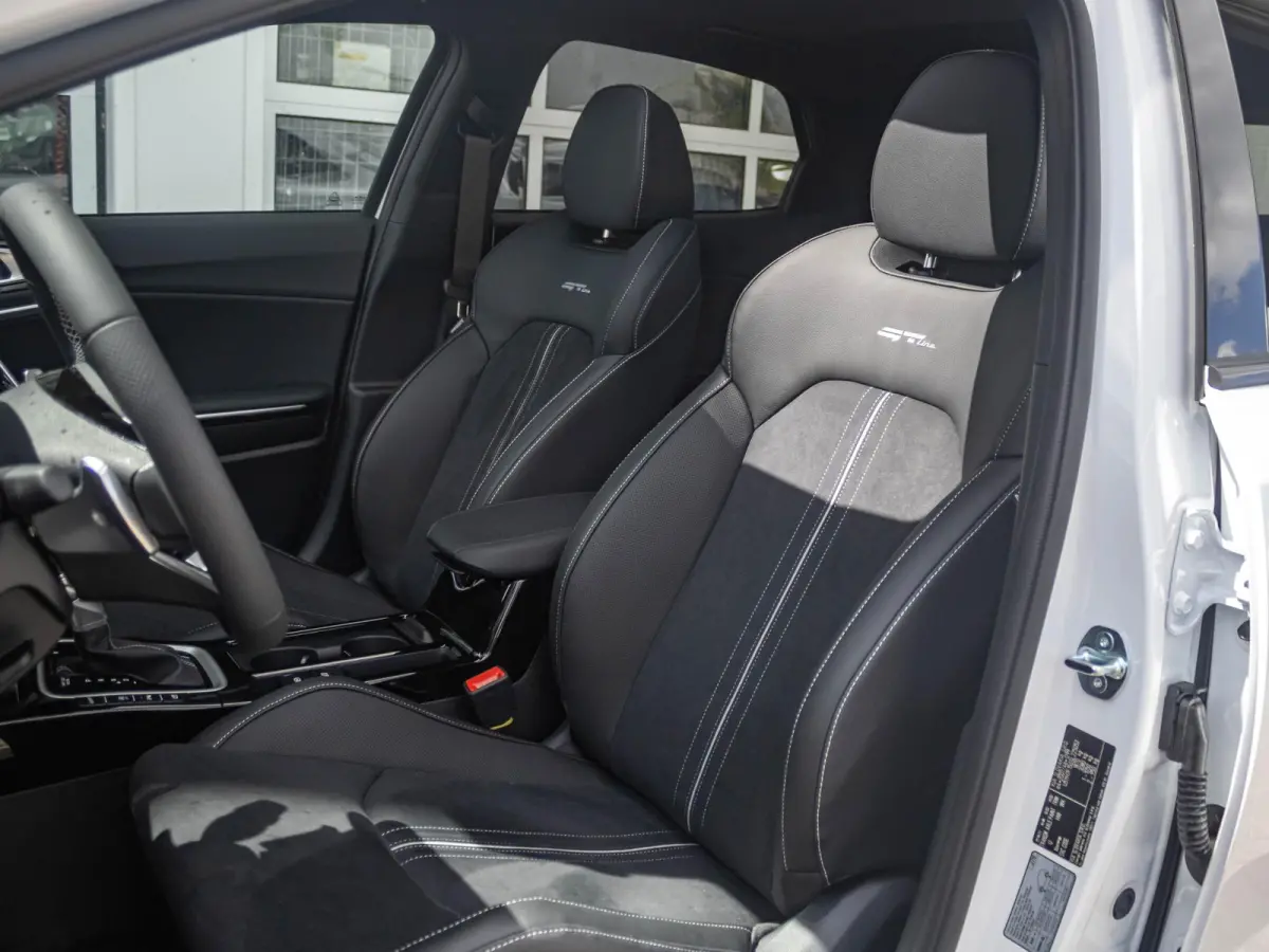 1.5 T-GDi GT-PlusLine | Uit voorraad leverbaar | Automaat | Pano dak | 18" velgen | Clima | Cruise | GT interieur