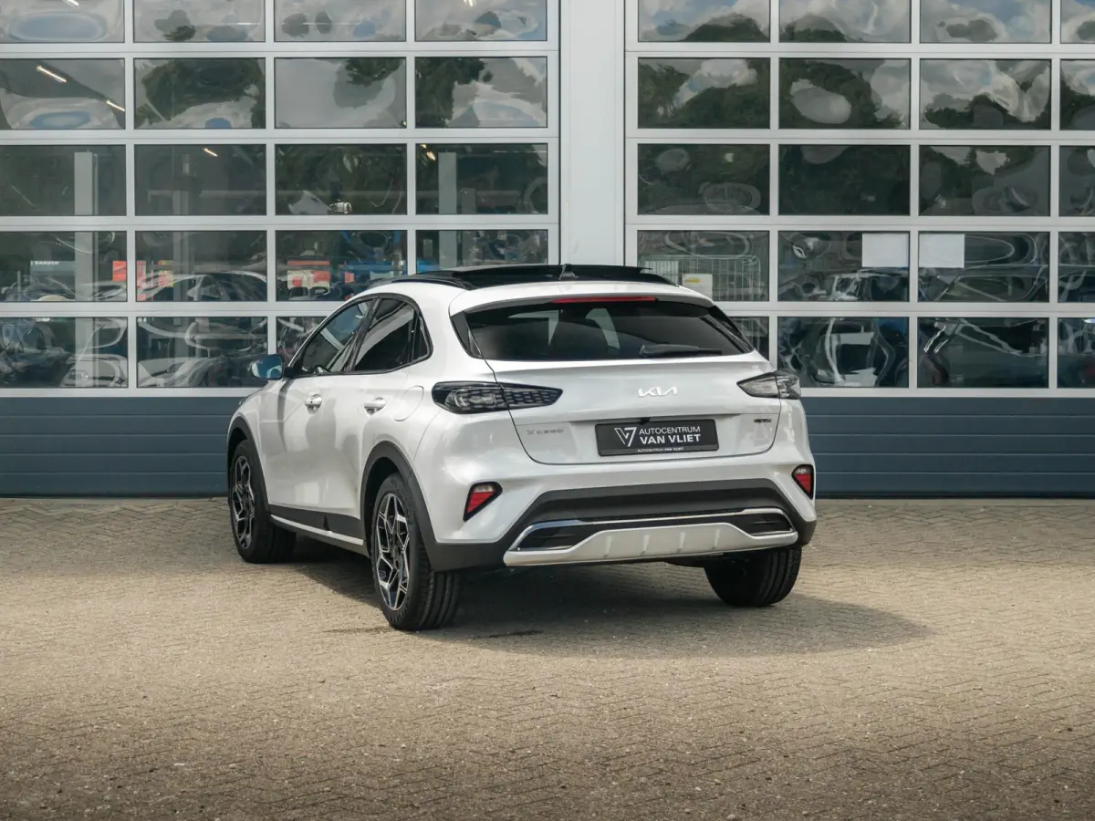 1.5 T-GDi GT-PlusLine | Uit voorraad leverbaar | Automaat | Pano dak | 18" velgen | Clima | Cruise | GT interieur