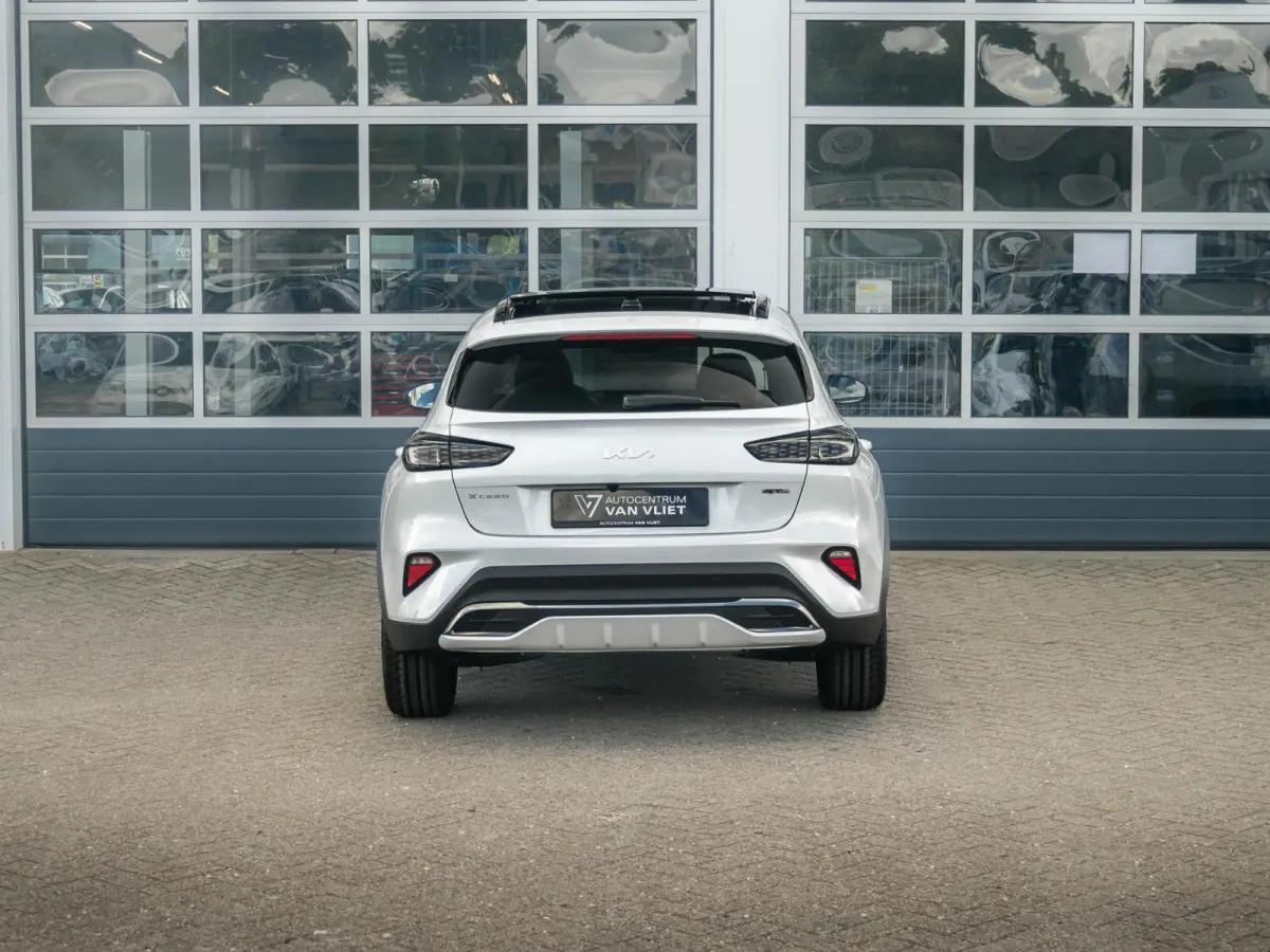 1.5 T-GDi GT-PlusLine | Uit voorraad leverbaar | Automaat | Pano dak | 18" velgen | Clima | Cruise | GT interieur