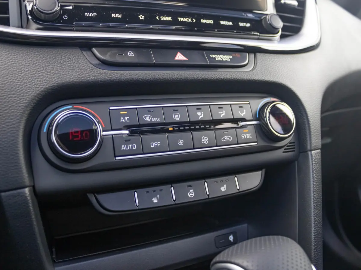 1.5 T-GDi GT-PlusLine | Uit voorraad leverbaar | Automaat | Pano dak | 18" velgen | Clima | Cruise | GT interieur